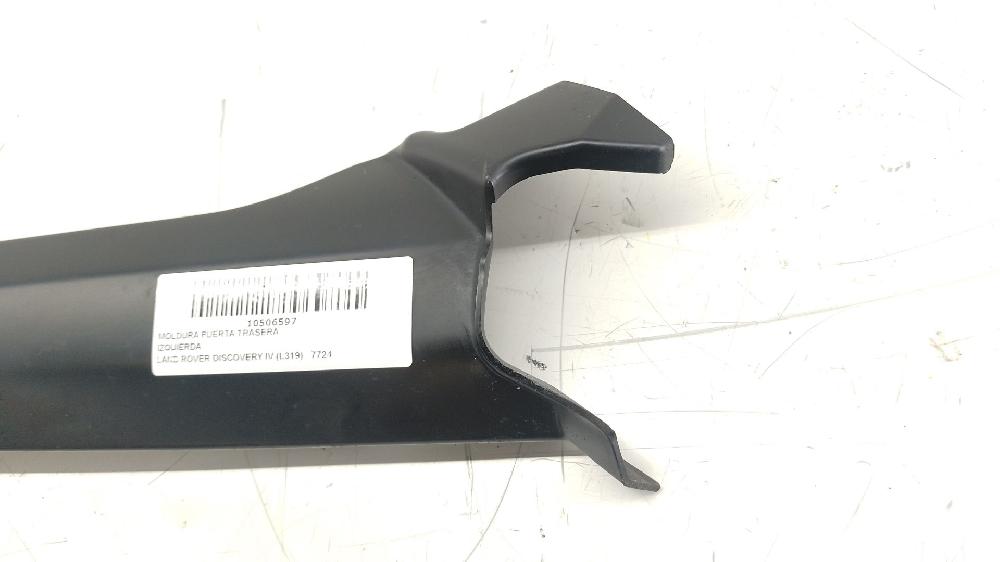 Moldura puerta trasera izquierda 306DT de Land rover Discovery iv (l319) 2009-0 256 CV - pieza usada