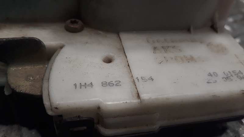 Cerradura puerta trasera derecha AEK de Volkswagen Golf iii (1h1) 1991-1997 101 CV con 1 km - pieza usada