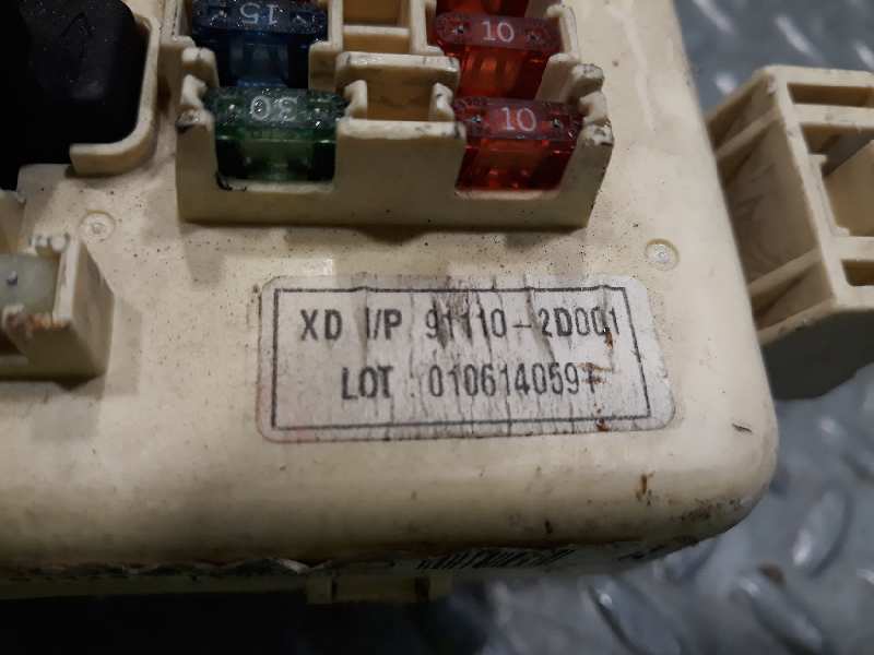 Caja de relés / fusibles D4EA 0106140591 de Hyundai Elantra (xd) 2001-2006 con 1 km - pieza usada