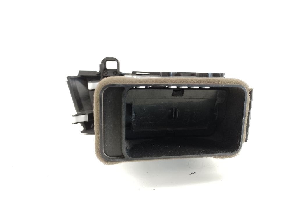 Carcasa aireador trasero central RF C236GM932 de Mazda 5 (cr) 2005-2010 143 CV con 1 km - pieza usada
