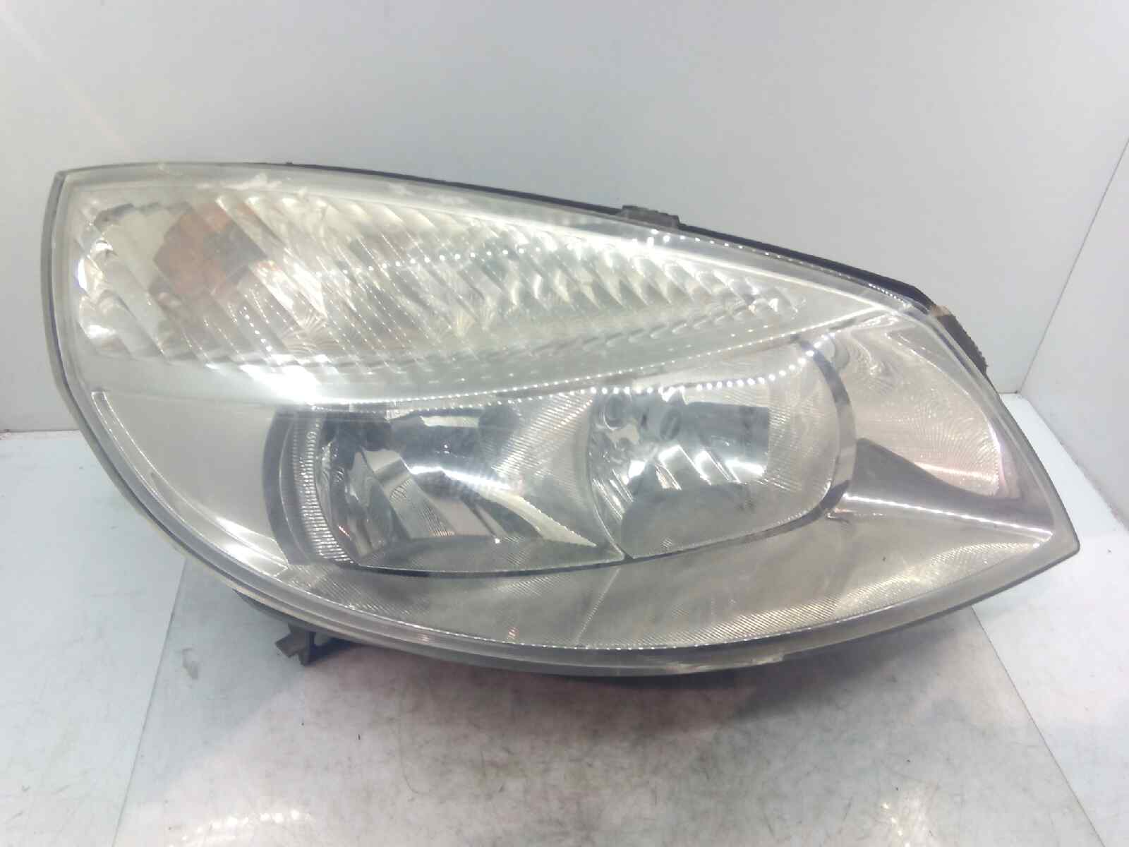 RENAULT Scenic 2 generation (2003-2010) Преден десен фар 7701064130 18674405