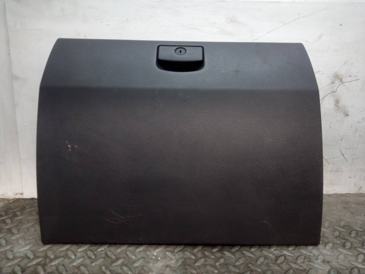 KIA Sorento 1 generation (2002-2011) Glove Box 848303E000 23709271