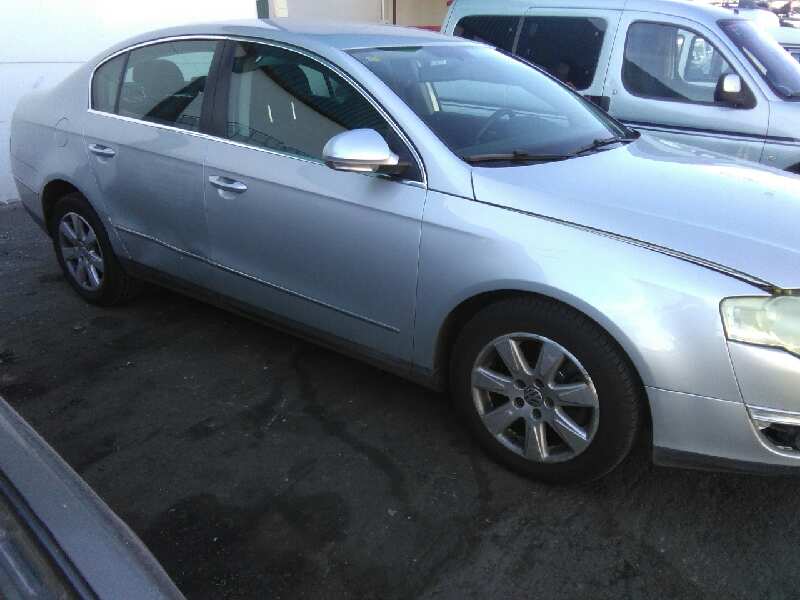 VOLKSWAGEN Passat B6 (2005-2010) Galinių dešinių durų stiklo pakelėjas 3C5839462J 18733887