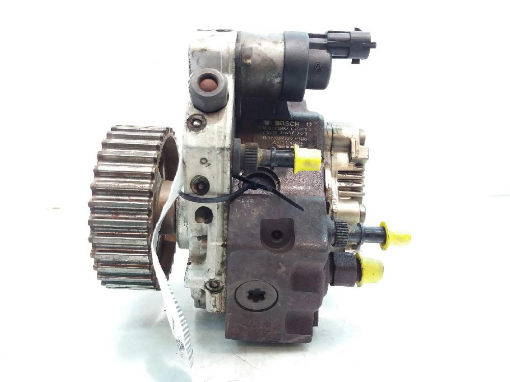 Bomba de inyección F9Q B8 8200108225 de Renault Megane ii sedán (lm0/1_) 2003-2009 120 CV con 1 km - pieza usada
