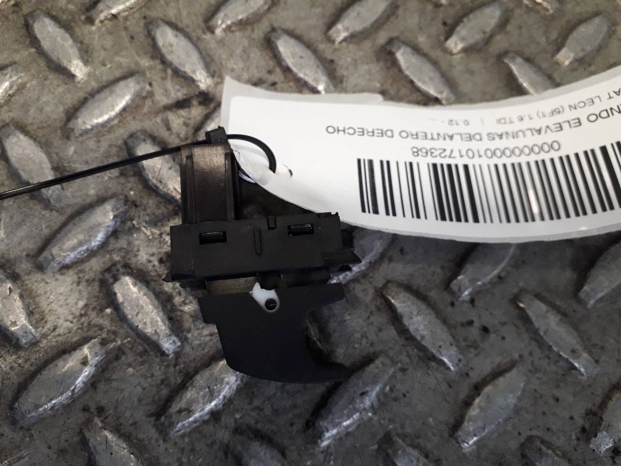 SEAT Leon 3 generation (2012-2020) Front Right Door Window Switch 5G0959855P 23360896