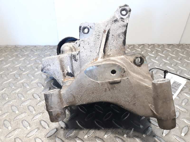 Soporte alternador D4EA de Hyundai Santa fe (sm) 2000-2006 125 CV con 1 km - pieza usada