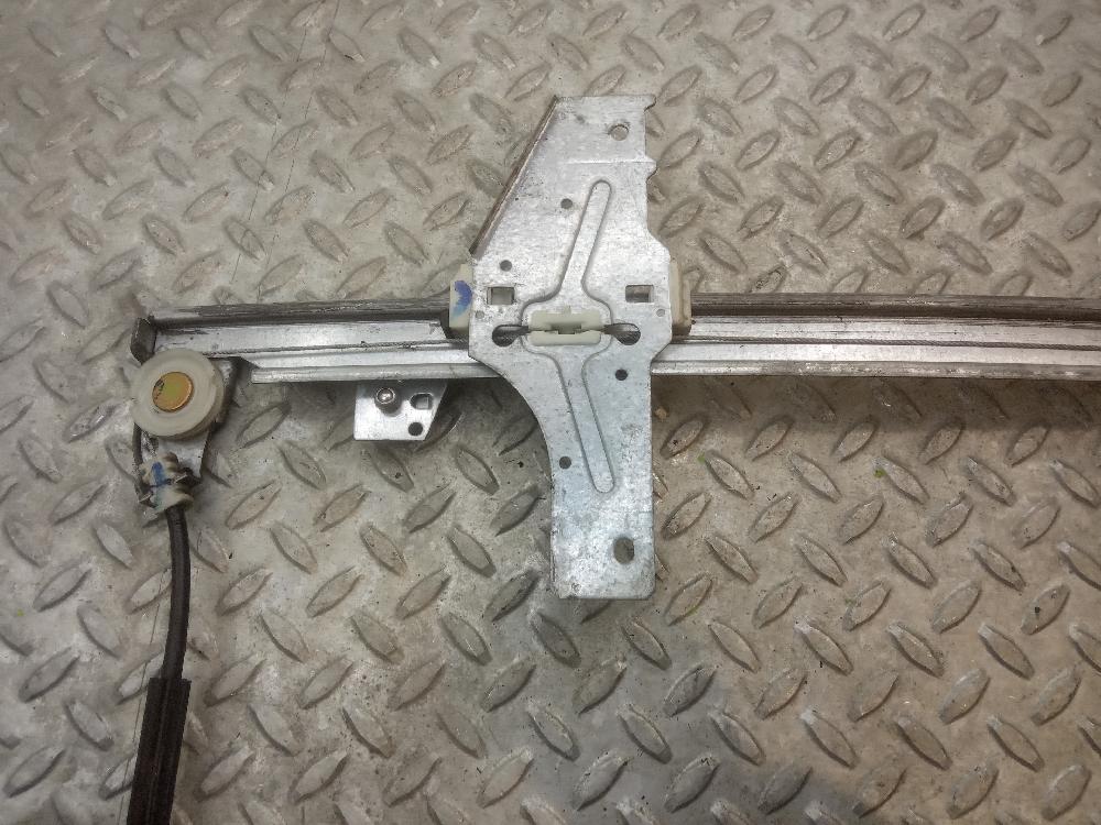 Elevalunas delantero derecho NFU 0130822021 de Peugeot 307 (3a/c) 2004-2009 109 CV con 1 km - pieza usada
