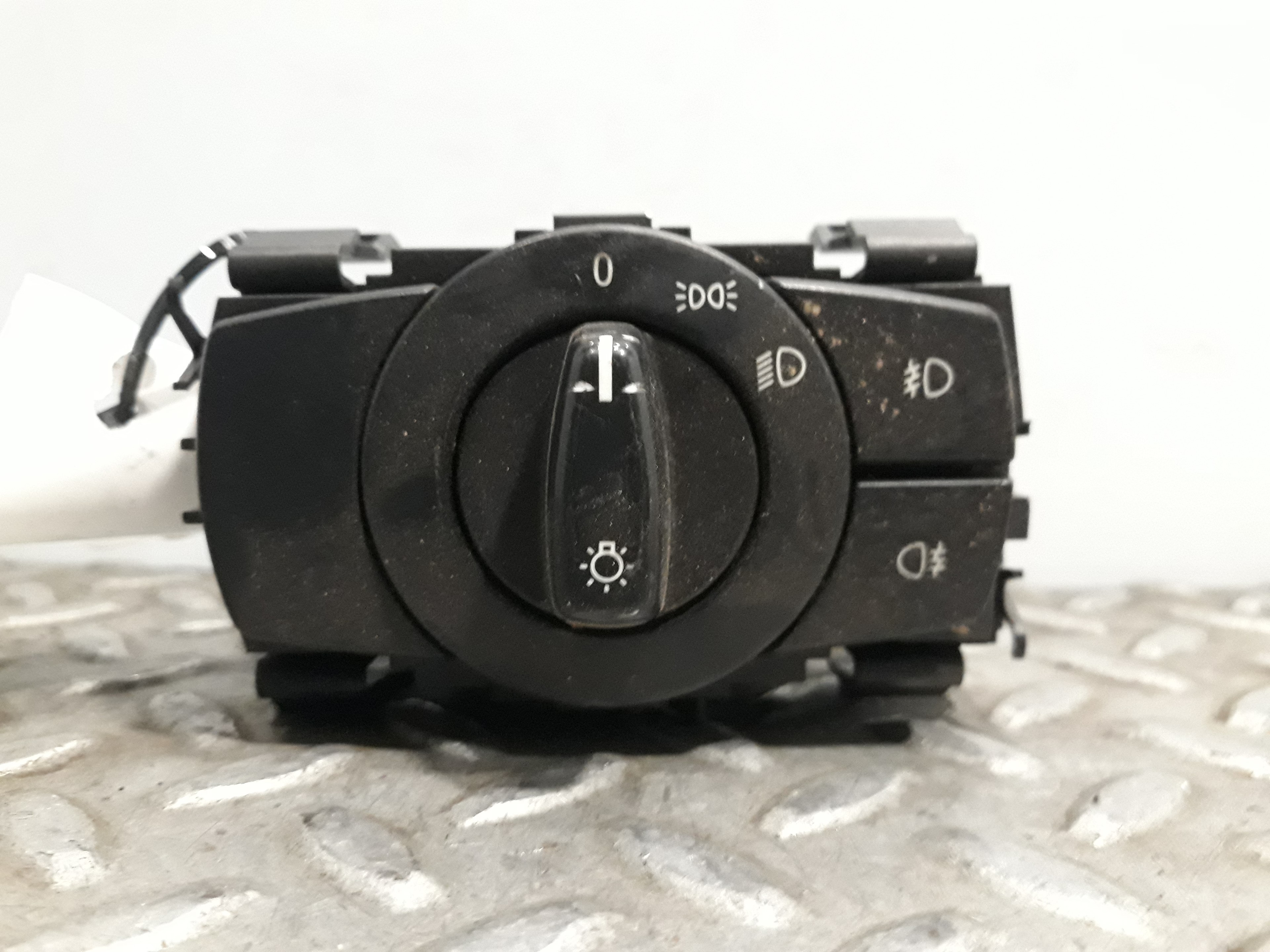 BMW 3 Series E90/E91/E92/E93 (2004-2013) Headlight Switch Control Unit 61316932798,6932798,33600202 23688234