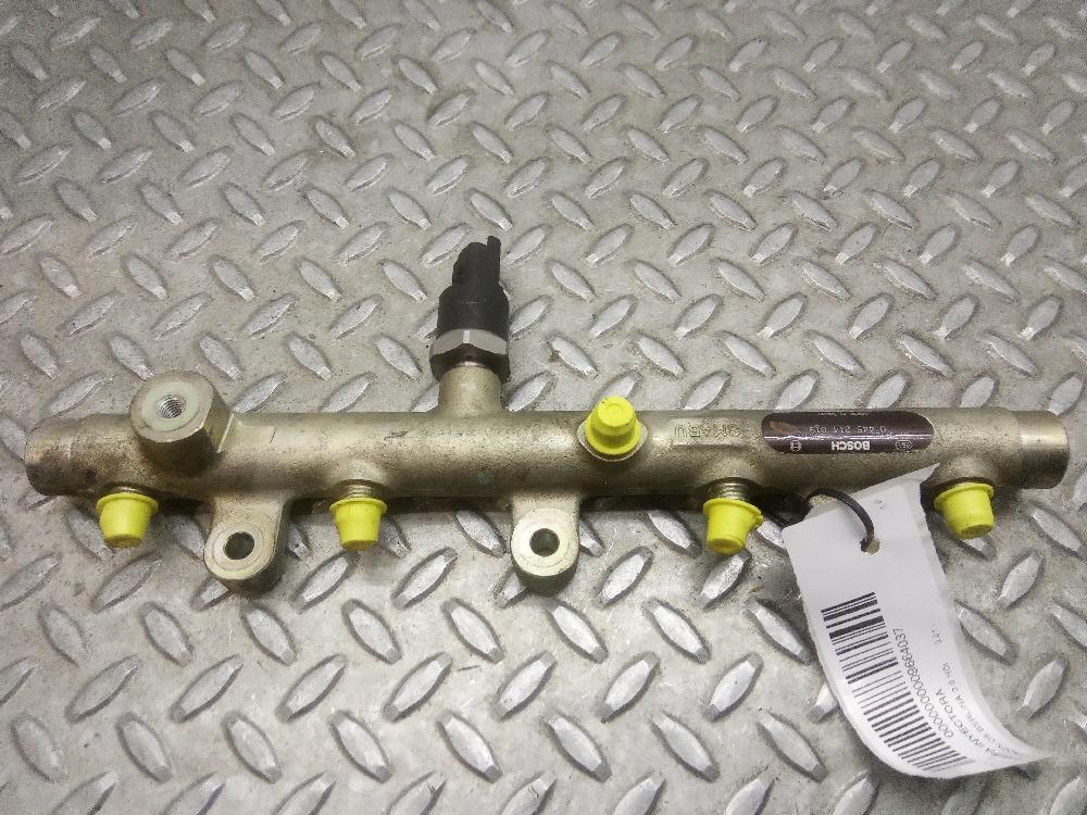Rampa inyectora RHZ 0445214019 de Citroen C5 i (dc_) 2001-2004 109 CV con 1 km