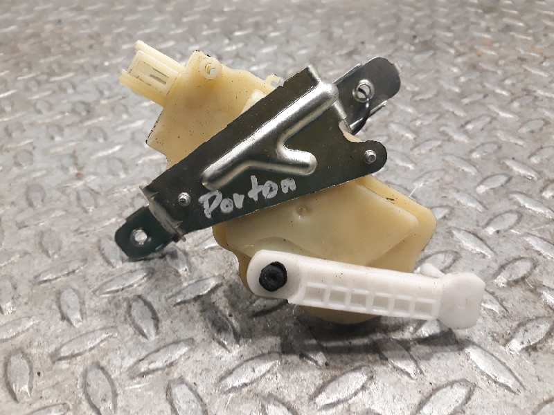 Motor cierre centralizado porton 1ND 061010 de Toyota Yaris (_p1_) 2002-2005 90 CV con 104123 km - pieza usada