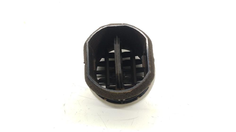 Aireador derecho D20DT 6962031000 de Ssangyong Actyon i 2006-2012 141 CV - pieza usada