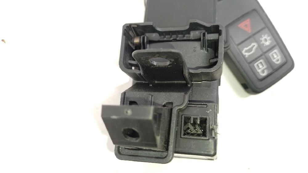 Llave rueda D 4204 T13,D 4204 T8 28227917 de Volvo V40 cross country (526) 2012-2015 120 CV con 194182 km - pieza usada