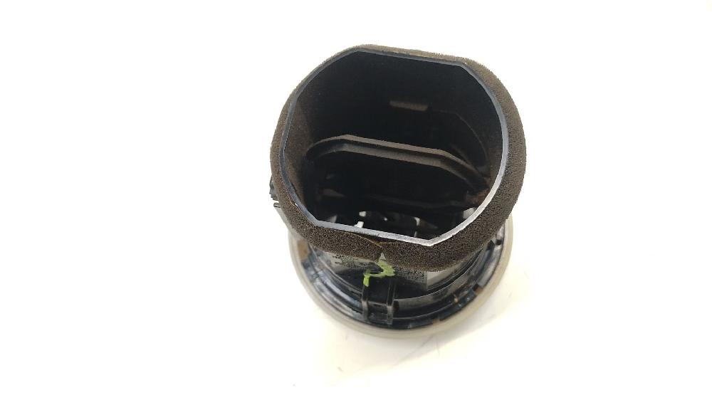 Aireador derecho D20DT 6962031000 de Ssangyong Actyon i 2006-2012 141 CV - pieza usada