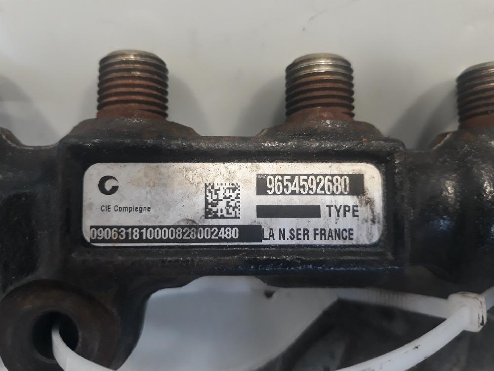 Rampa inyectora 8HSDV4TD 9654592680 de Citroen Nemo furgoneta/monovolumen (aa_) 2008-2018 68 CV con 1 km - pieza usada