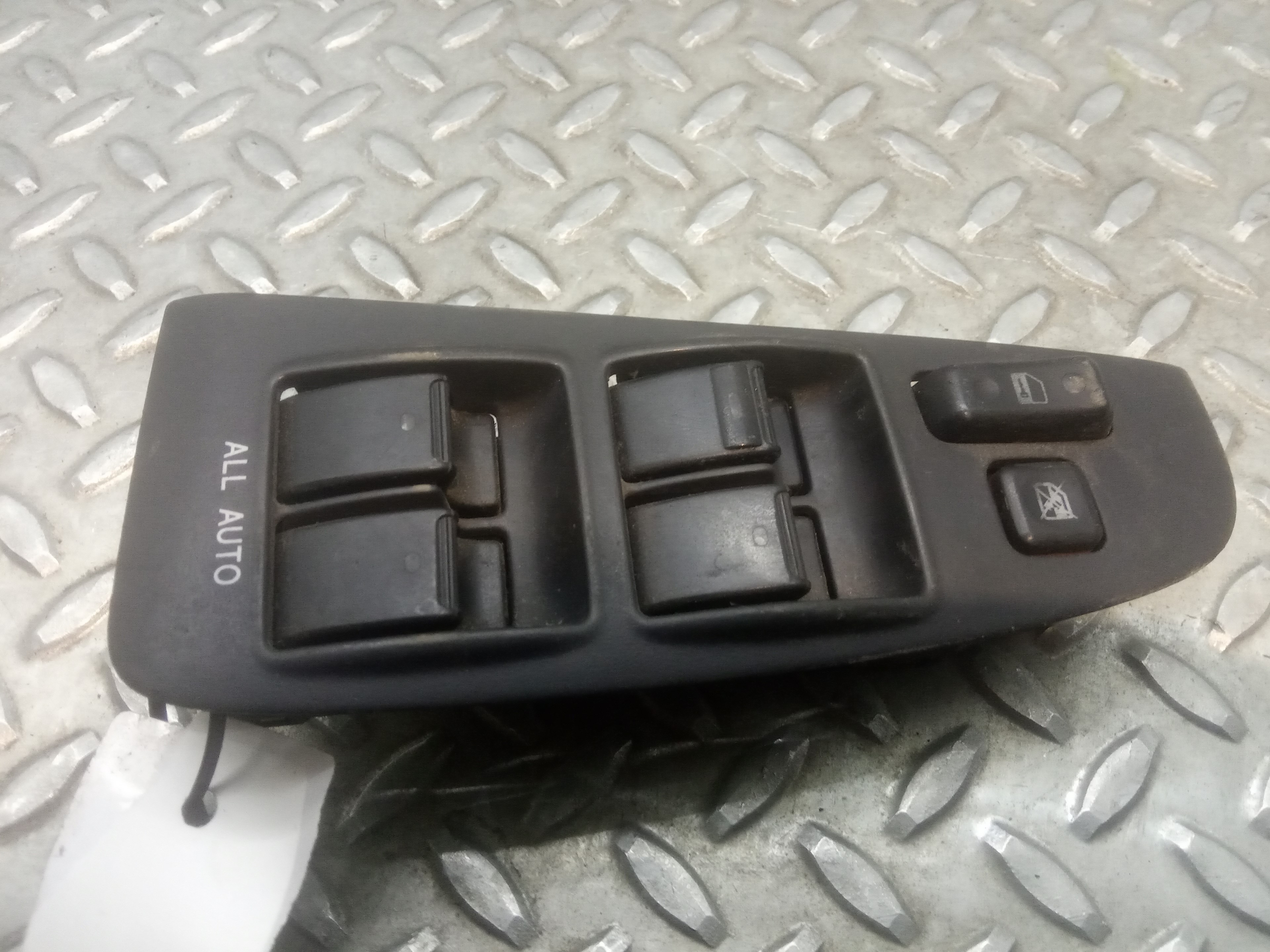 TOYOTA Avensis 2 generation (2002-2009) Front Left Door Window Switch 8482005100 23693523