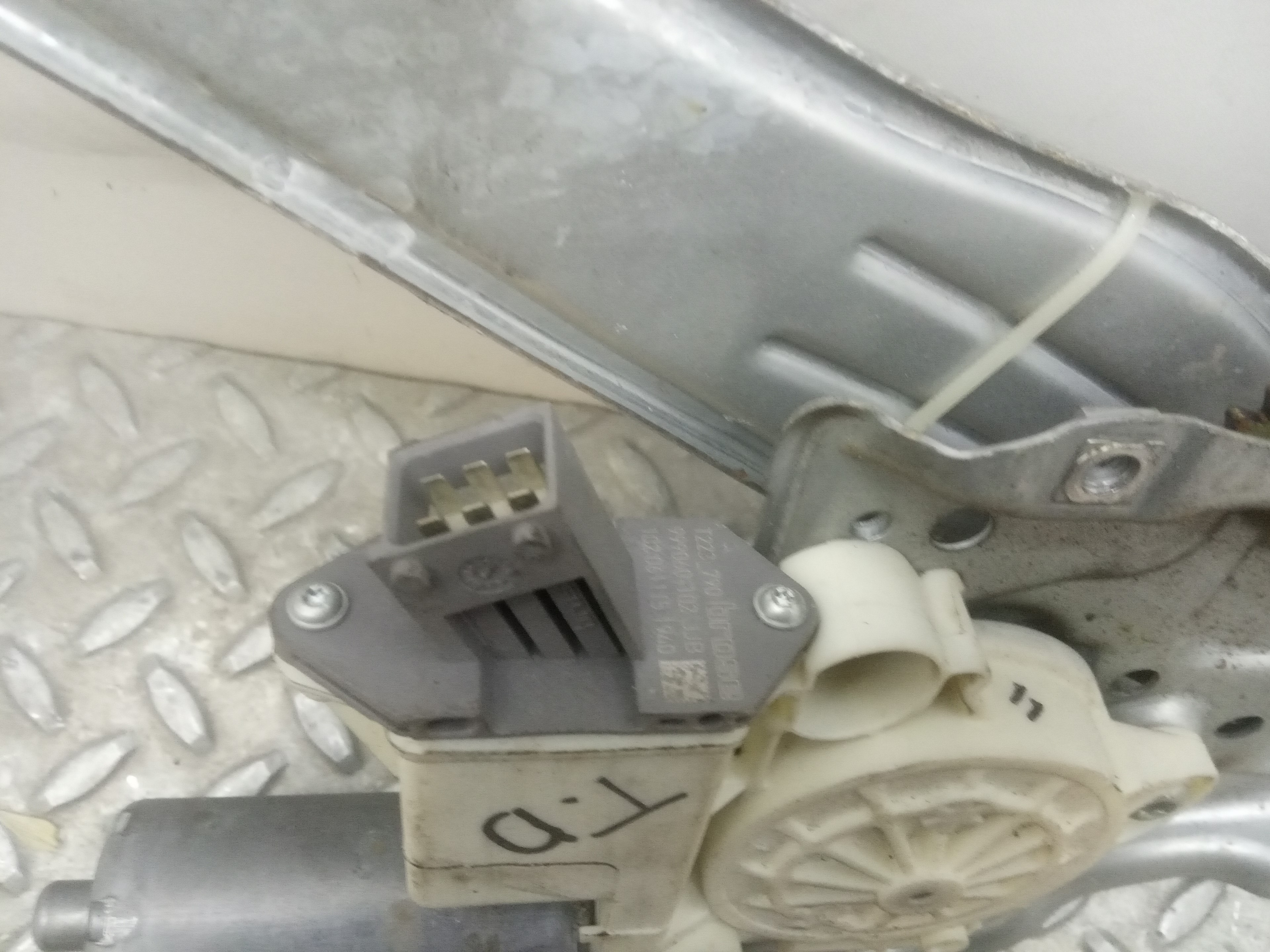 TOYOTA Avensis 2 generation (2002-2009) Стеклоподъемник задней правой двери 999060102JJB 23693518