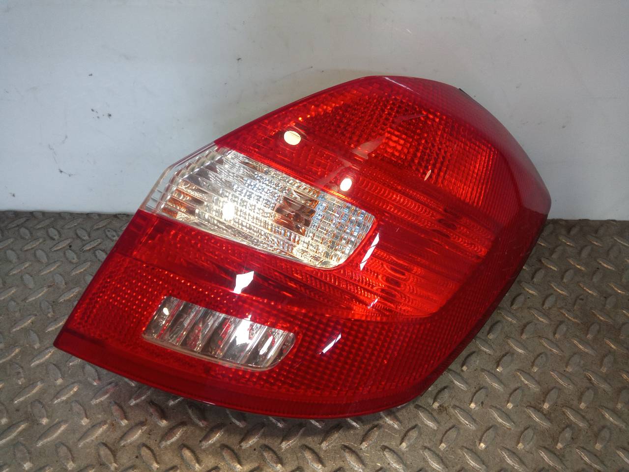SKODA Fabia 2 generation  (2010-2014) Rear Right Taillight Lamp 23697941