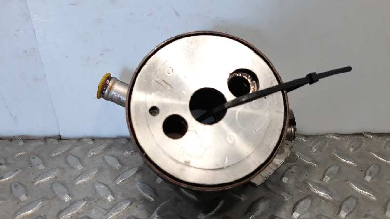 Enfriador de aceite motor RF 100KW de Mazda 6 berlina (gg) 2002-2008 136 CV con 1 km - pieza usada