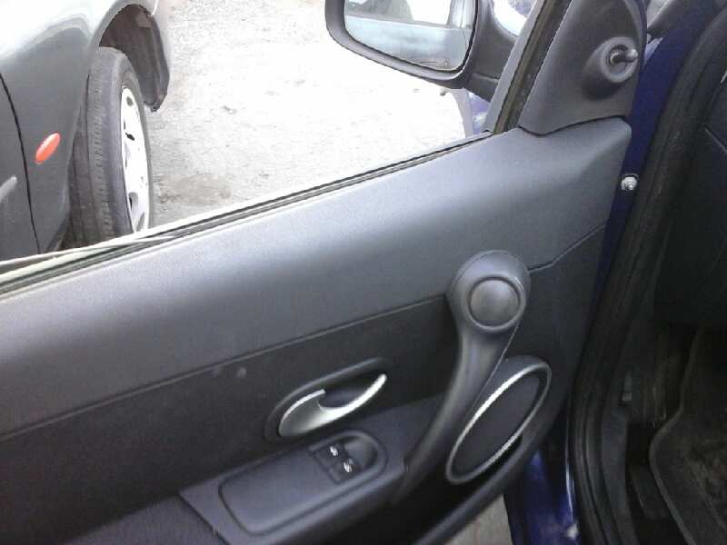 RENAULT Clio 3 generation (2005-2012) Стеклоподъемник передней левой двери 8200843592 23289254