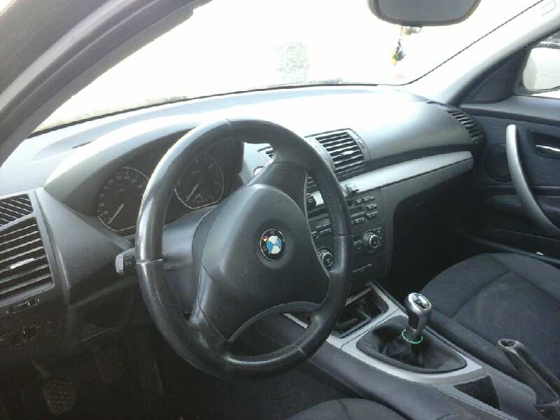 BMW 1 Series E81/E82/E87/E88 (2004-2013) Galinio dangčio (bagažinės) valytuvo kojelė 61629449913 23289651