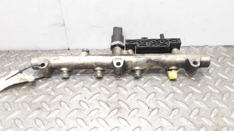 CITROËN C5 1 generation (2001-2008) Fuel Rail 0445214017 18542656