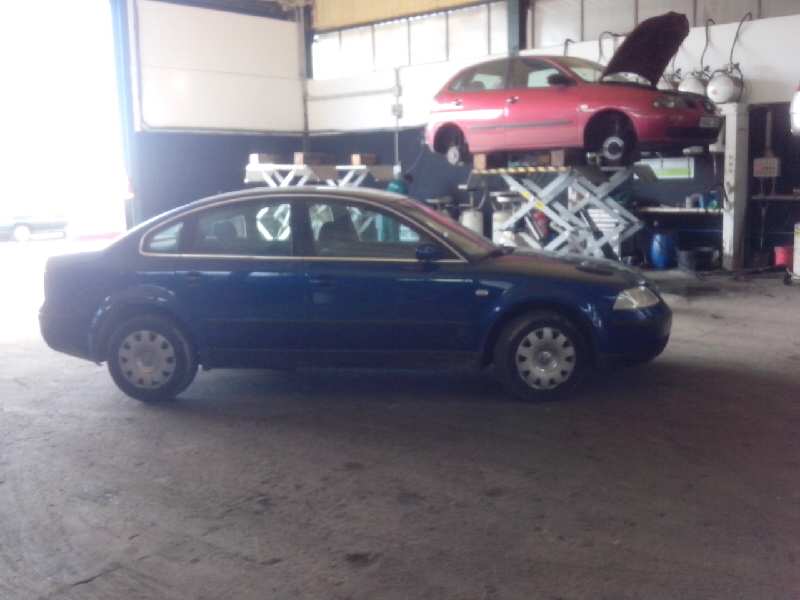 VOLKSWAGEN Passat B5 (1996-2005) Posūkių mechanizmas 4B0953503E 18505397