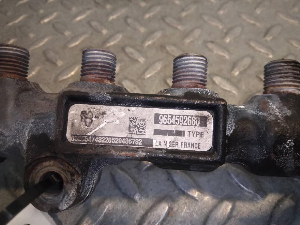 Rampa inyectora 9HY 9654592680 de Citroen C5 ii (rc_) 2004-2008 109 CV con 1 km - pieza usada