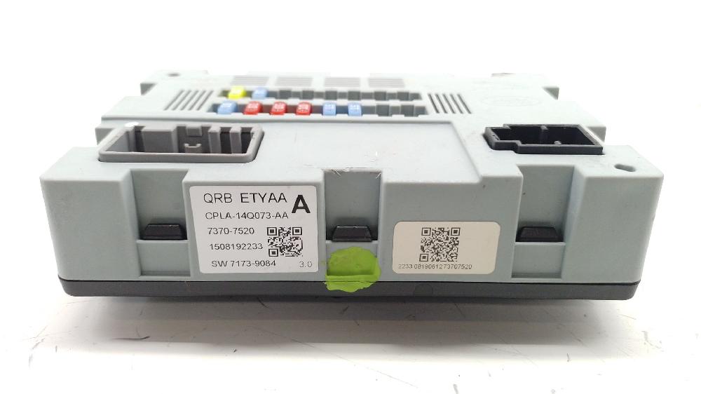 Caja de relés / fusibles 204DTD CPLA14Q073AA de Jaguar Xf (x260) 2015-0 180 CV con 254353 km - pieza usada
