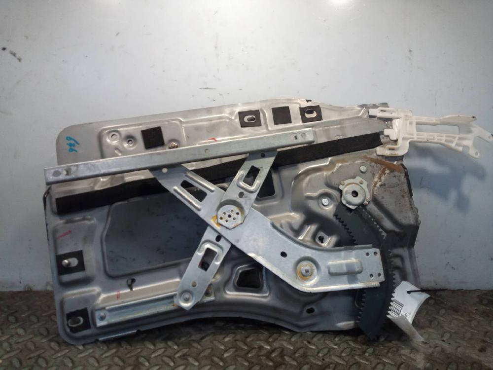 Elevalunas trasero izquierdo D4EA 9881026200 de Hyundai Santa fé i (sm) 2001-2006 113 CV con 1 km - pieza usada