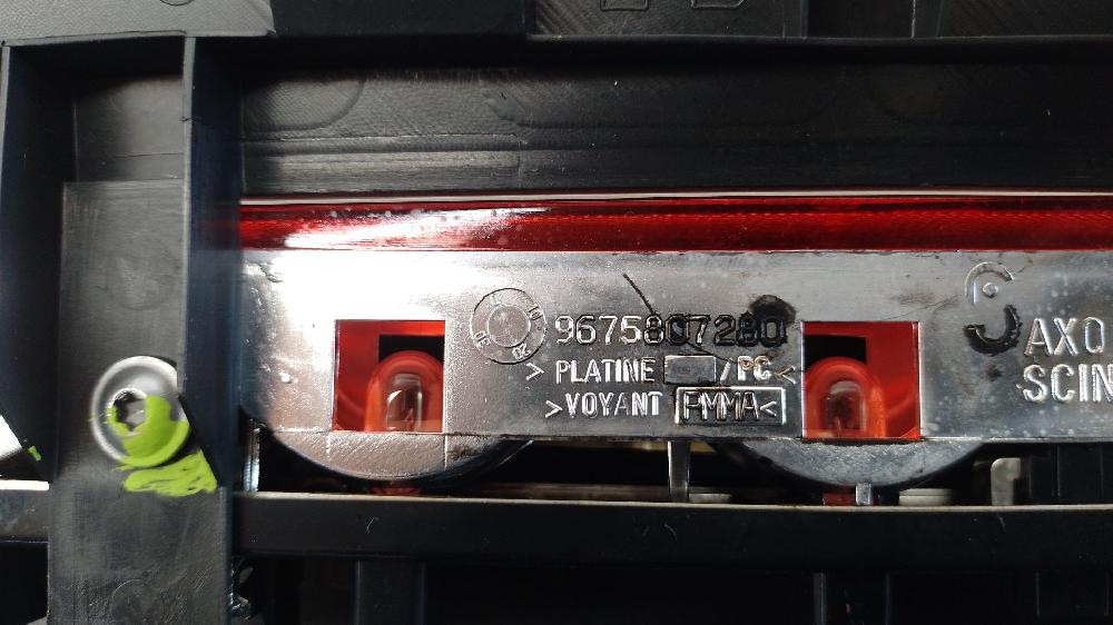 Luz central de freno 9H06 9675807280 de Citroen C-elysee (dd_) 2014-0 92 CV - pieza usada