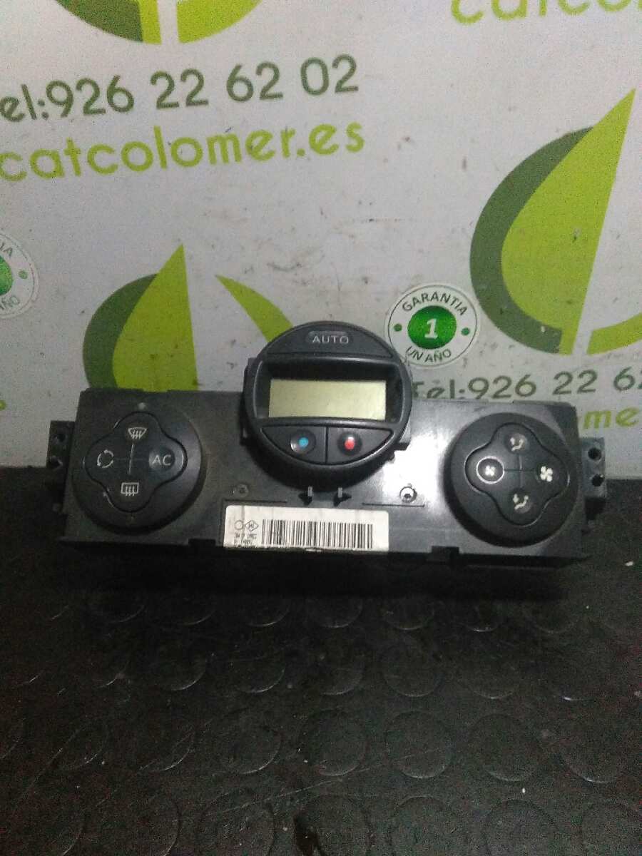 RENAULT Scenic 2 generation (2003-2010) Unité de climatisation 8200501461 18519341