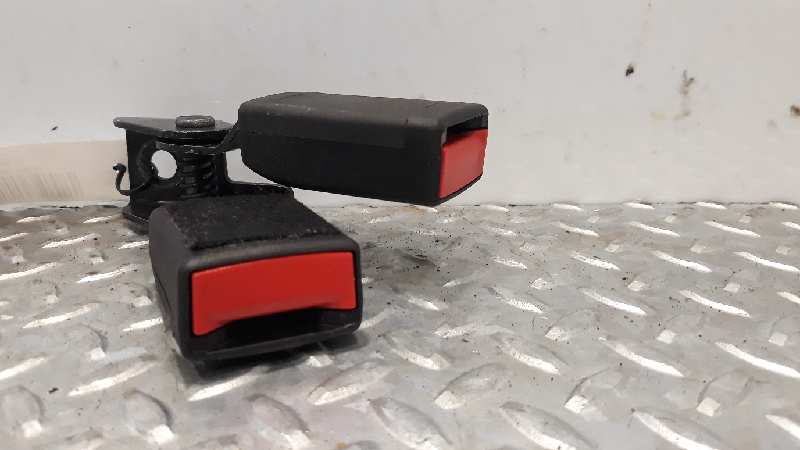 Enganche cinturón trasero central A20DTH 13267110 de Opel Insignia a sedán (g09) 2008-2017 163 CV con 91001 km