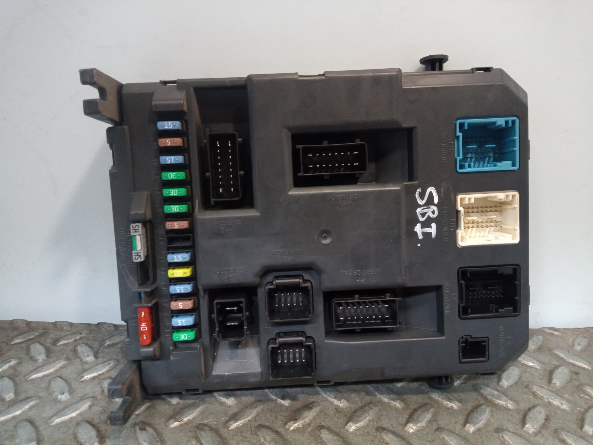 CITROËN C3 2 generation (2009-2016) Fuse Box 9664983280, 22661F01 20990780