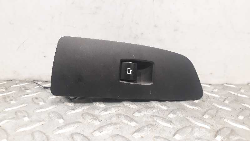 BMW 1 Series E81/E82/E87/E88 (2004-2013) Front Right Door Window Switch 6935534 18773073