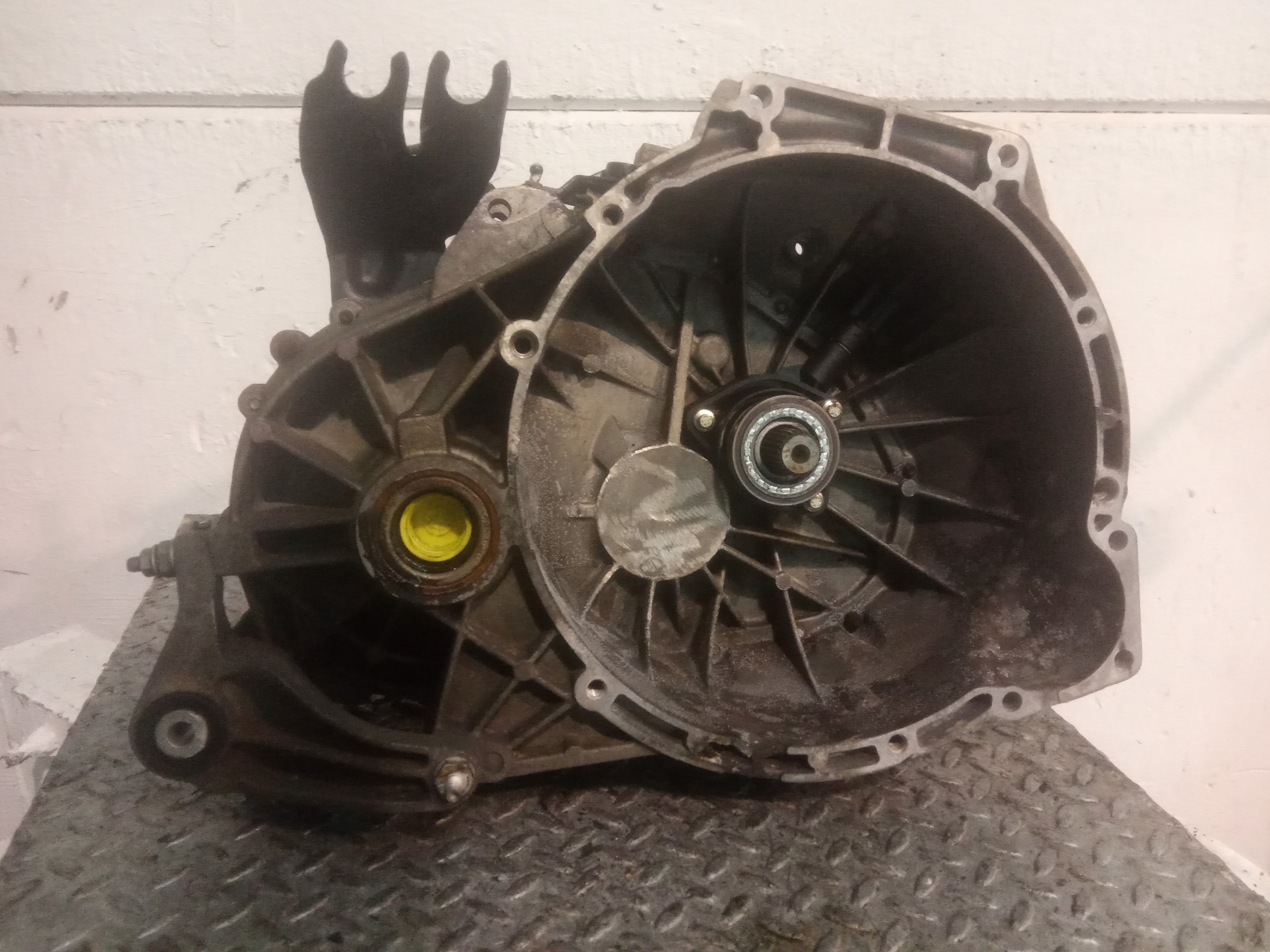 PEUGEOT Focus 2 generation (2004-2011) Gearbox 4M5R7002YA, 4M5R7002YA 23696325