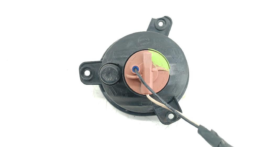 Faro antiniebla trasero derecho D20DT 8386231002 de Ssangyong Actyon i 2006-2012 141 CV - pieza usada