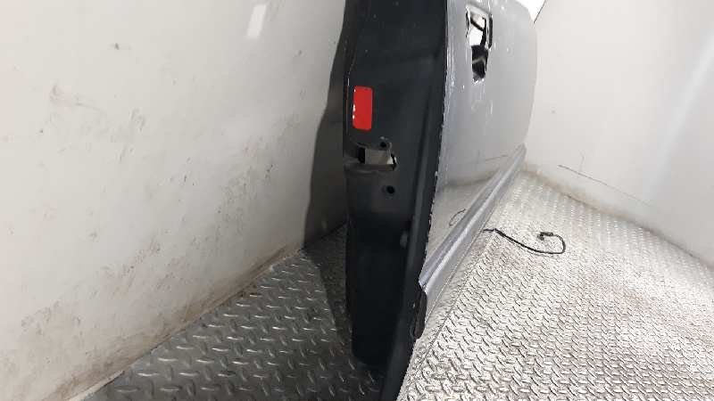Puerta delantera derecha AAR de Audi 100 berlina (c4) 1990-0 133 CV - pieza usada