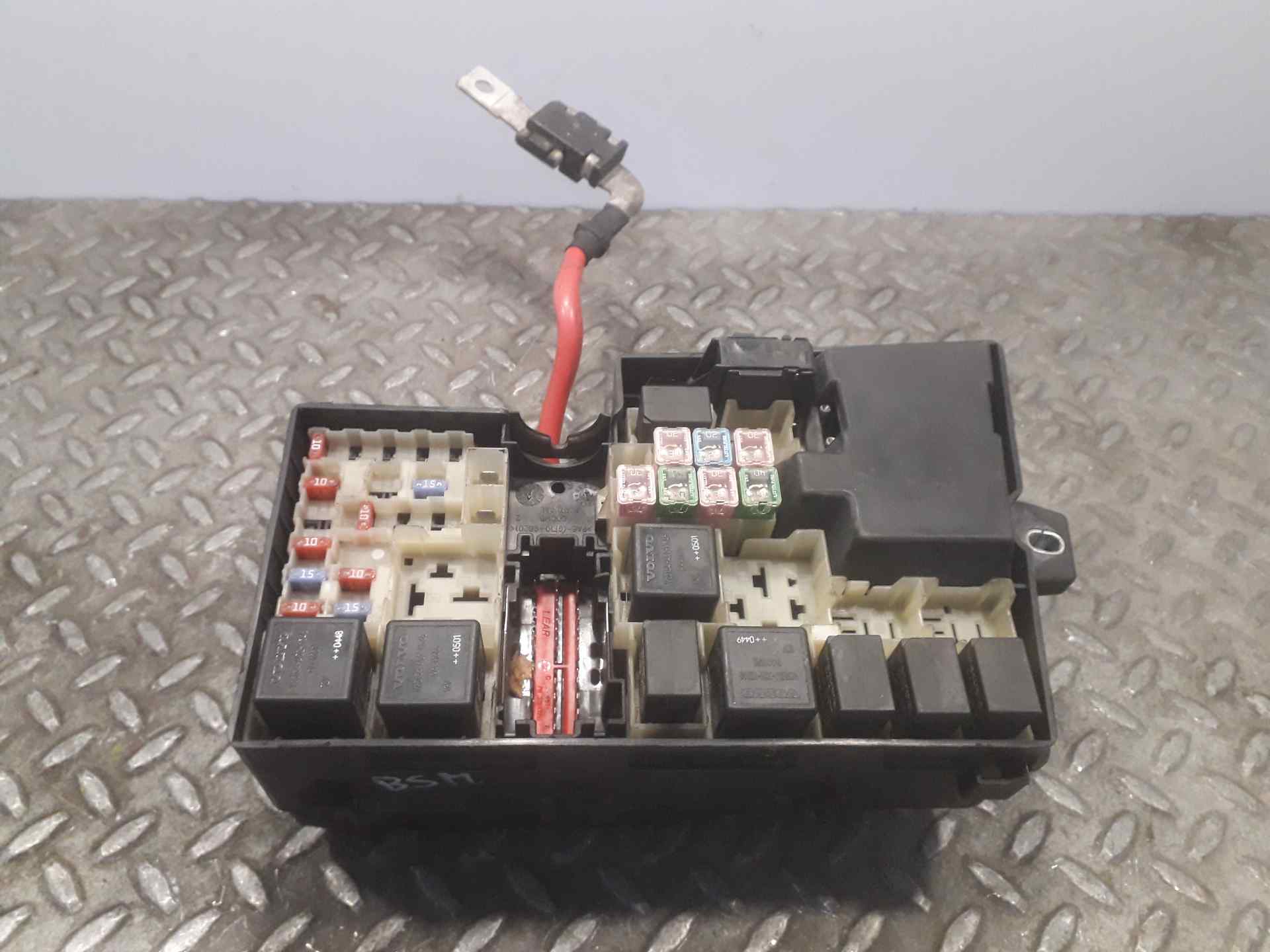 VOLVO S40 2 generation (2004-2012) Fuse Box 8688039 23361145