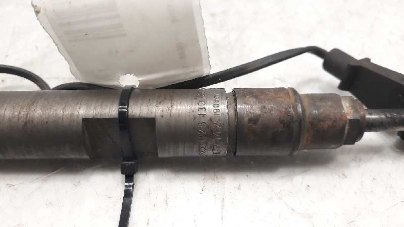 VOLKSWAGEN Passat B5 (1996-2005) Injecteur de carburant 028130201S 18758720