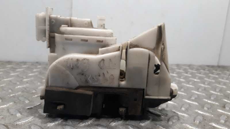 Cerradura puerta trasera derecha AEK de Volkswagen Golf iii (1h1) 1991-1997 101 CV con 1 km - pieza usada