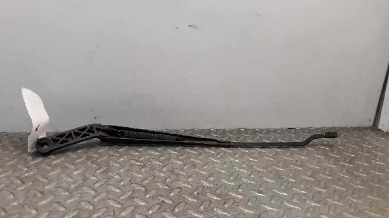 Brazo del limpia delantero derecho BOA de Ford Scorpio 1985-0 con 1 km - pieza usada