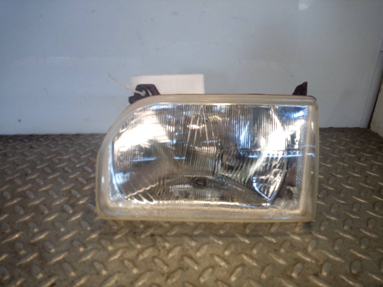 FORD Orion 3 generation (1990-1993) Front Left Headlight 23701220
