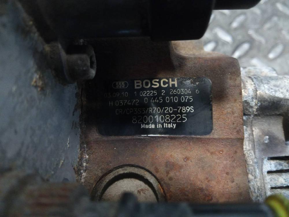 Bomba de inyección F9Q C7 8200108225 de Renault Laguna ii (bg0) 2001-2007 120 CV con 1 km - pieza usada