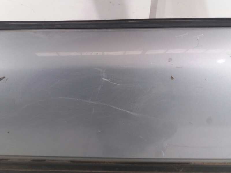Puerta trasera izquierda J7T de Renault Safrane (b54) 1992-1996 137 CV - pieza usada