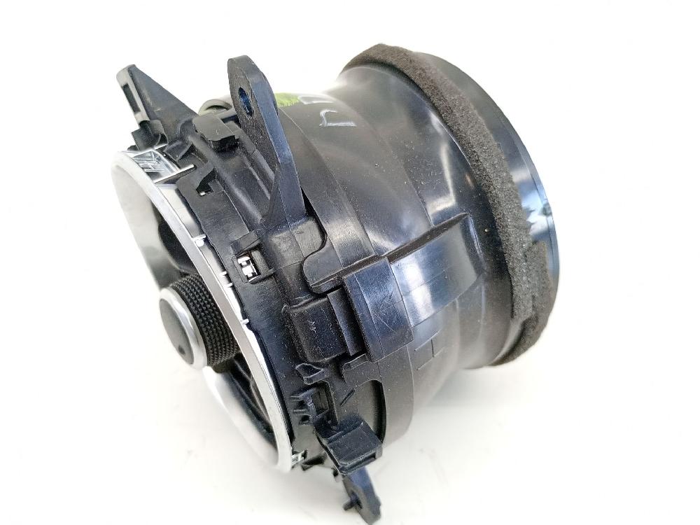 Aireador derecho 2ZR-FXE 5556862280 de Toyota Auris (_e15_) 2007-2012 136 CV - pieza usada