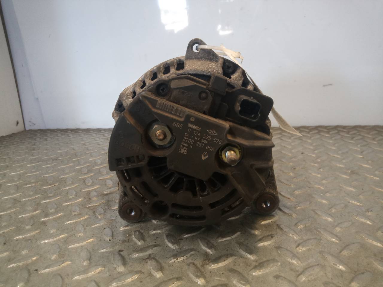 RENAULT Laguna 2 generation (2001-2007) Alternator 0124525076, 0124525076, 8200251006 23696507