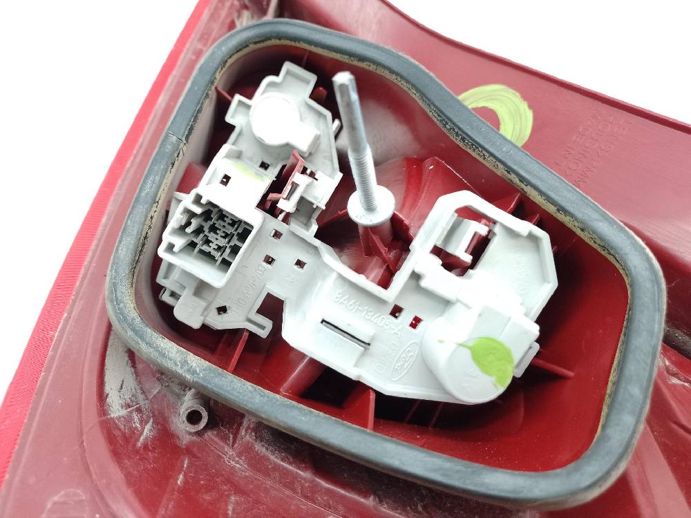 Feu arrière gauche TZJA 1709553 de Ford Fiesta vi (cb1, ccn) 2008-2013 95 CV con 1 km - pieza usada