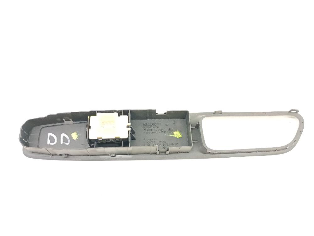 Mando elevalunas delantero derecho D4F 728,D4F 740 254218614R de Renault Clio iv (bh_) 2012-0 73 CV - pieza usada