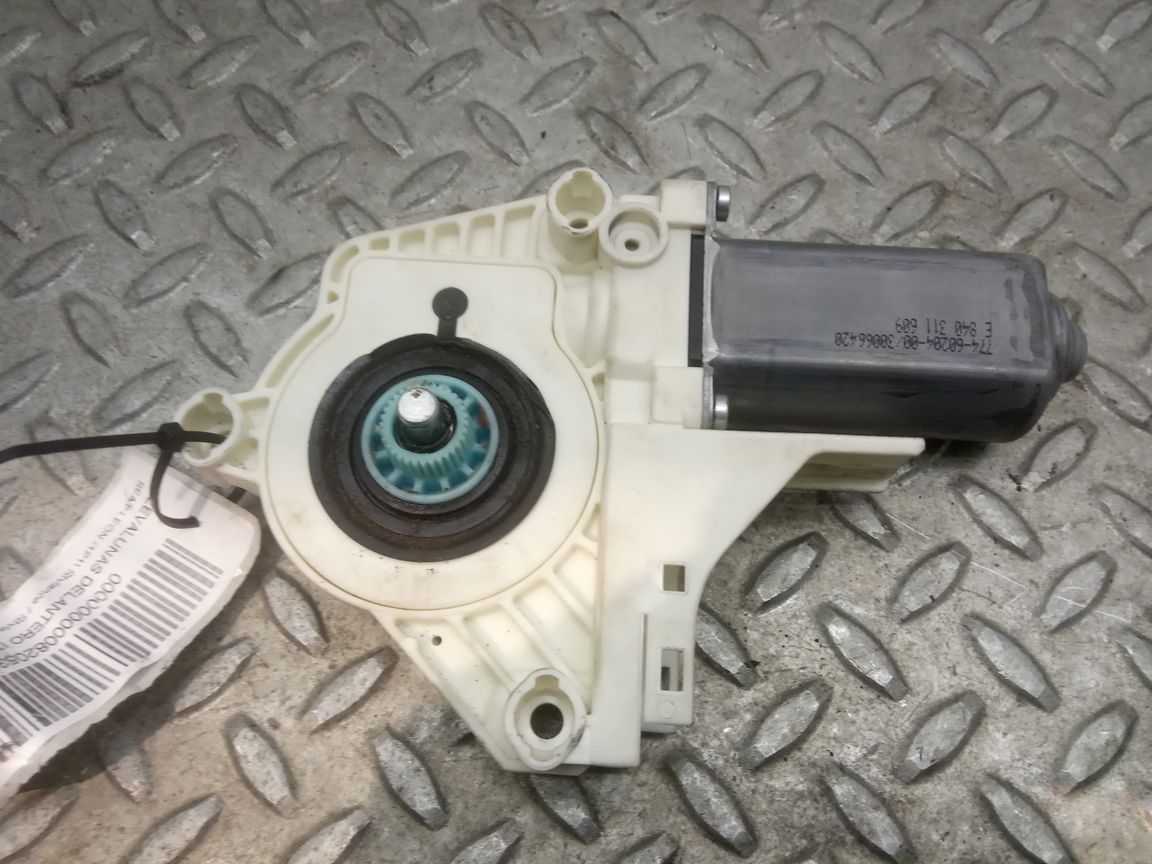 SEAT Leon 2 generation (2005-2012) Front Left Door Window Regulator 1P0837401E 18697807