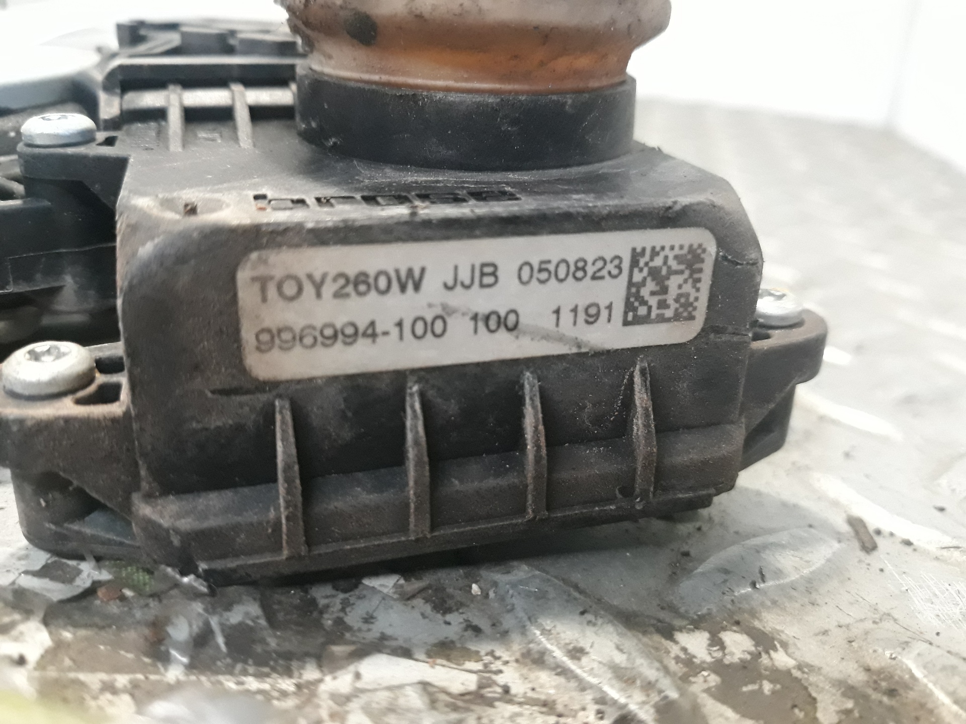 TOYOTA Corolla Verso 1 generation (2001-2009) Aizmugurējo kreiso durvju logu pacēlājs 698400F020 23692630